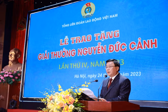 Entregan premio Nguyen Duc Canh a destacados trabajadores vietnamitas ảnh 2
