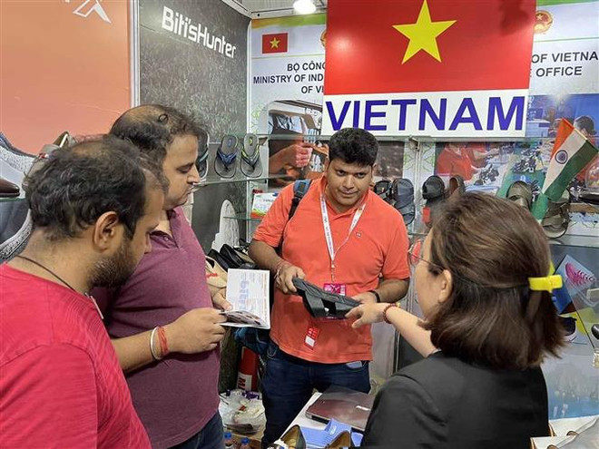 Empresas vietnamitas promocionan productos de calzado en la India ảnh 1 Empresas vietnamitas promocionan productos de calzado en la India ảnh 1