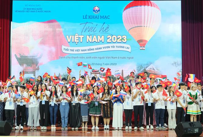 Campamento Veraniego de Vietnam 2023 conecta a jóvenes vietnamitas en el extranjero ảnh 1 Campamento Veraniego de Vietnam 2023 conecta a jóvenes vietnamitas en el extranjero ảnh 1