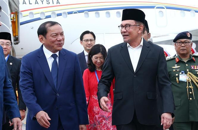 Primer ministro de Malasia inicia visita oficial a Vietnam ảnh 1 Primer ministro de Malasia inicia visita oficial a Vietnam ảnh 1