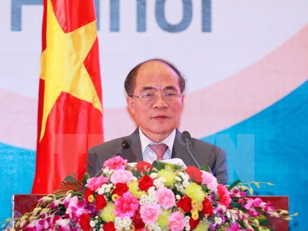 Líder parlamentario vietnamita parte en viaje oficial a EE.UU. ảnh 1 Líder parlamentario vietnamita parte en viaje oficial a EE.UU. ảnh 1