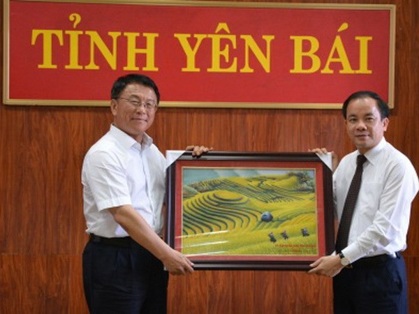 Delegación de Comisión china de Asuntos Étnicos visita provincia norvietnamita ảnh 1 Delegación de Comisión china de Asuntos Étnicos visita provincia norvietnamita ảnh 1