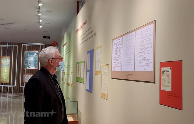 Exhiben en Hanoi más de 100 documentos e imágenes únicas sobre el Tet ảnh 1 Exhiben en Hanoi más de 100 documentos e imágenes únicas sobre el Tet ảnh 1