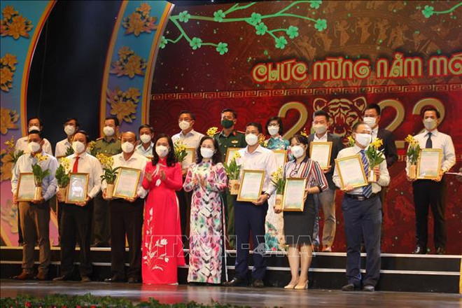 Apoyan a agricultores pobres con motivo del Tet ảnh 2 Apoyan a agricultores pobres con motivo del Tet ảnh 2