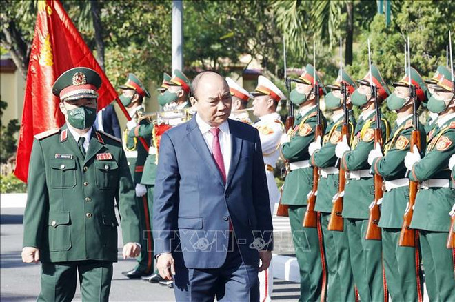 Presidente vietnamita visita Comando de Región Militar 5 en vísperas del Tet ảnh 1 Presidente vietnamita visita Comando de Región Militar 5 en vísperas del Tet ảnh 1
