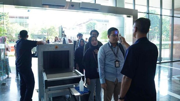 Indonesia exhorta a la gente a limitar las actividades al aire libre por el COVID-19 ảnh 1 Indonesia exhorta a la gente a limitar las actividades al aire libre por el COVID-19 ảnh 1