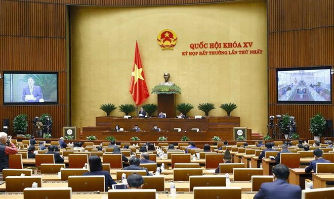Parlamento vietnamita discute varios proyectos de leyes ảnh 1