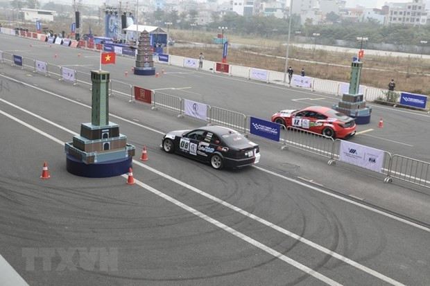 Campeonato de automovilismo Motorkhana entretiene a fanáticos de la velocidad en Hanoi ảnh 1