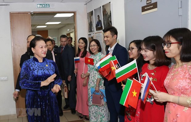 Ratifica la presidenta del Parlamento vietnamita política nacional para atraer talentos ảnh 1 Ratifica la presidenta del Parlamento vietnamita política nacional para atraer talentos ảnh 1