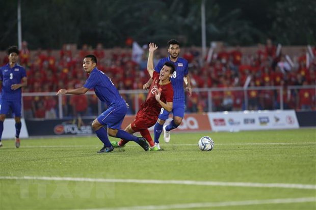 Felicita premier de Vietnam a equipos de fútbol por logros en SEA Games 30 ảnh 1