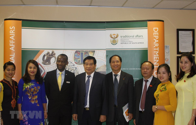 Vietnam y Sudáfrica intercambian experiencias sobre políticas referentes a minorías ảnh 1