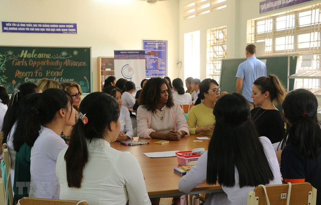 Promueve Michelle Obama asistencia a las adolescentes femeninas en Vietnam ảnh 1 Promueve Michelle Obama asistencia a las adolescentes femeninas en Vietnam ảnh 1