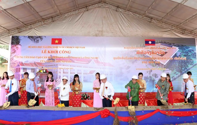 Ayuda Vietnam a Laos en capacitación de funcionarios ảnh 1