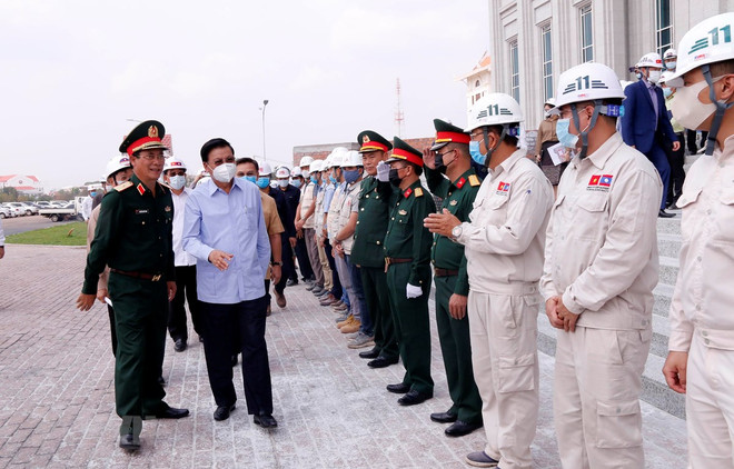 Dirigentes de Laos destacan calidad de sede parlamentaria obsequiada por Vietnam ảnh 1 Dirigentes de Laos destacan calidad de sede parlamentaria obsequiada por Vietnam ảnh 1