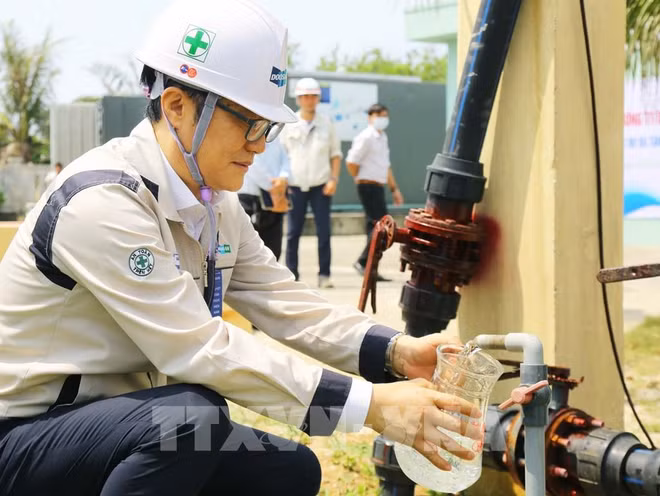 Reactivan plantas desalinizadoras de agua en isla vietnamita ảnh 1