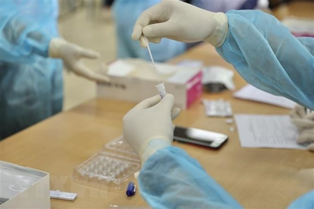 Vietnam cierra el domingo con un nuevo caso importado del COVID-19 ảnh 1 Vietnam cierra el domingo con un nuevo caso importado del COVID-19 ảnh 1