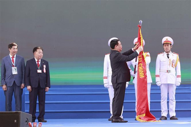Presidente parlamentario asiste a ceremonia de 60 aniversario de Academia de Finanzas de Vietnam ảnh 1