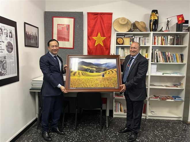 Celebran actividades para conmemorar medio siglo de vínculos Vietnam - Italia ảnh 4 Celebran actividades para conmemorar medio siglo de vínculos Vietnam - Italia ảnh 4