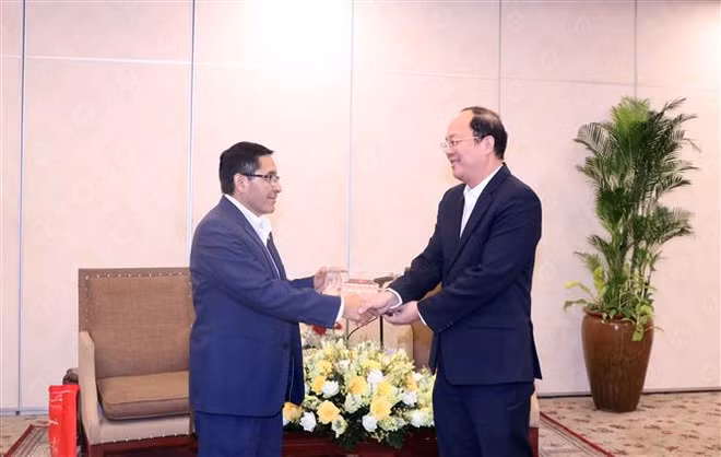 Dirigente de Ciudad Ho Chi Minh recibe a delegación del Partido Comunista Peruano ảnh 1