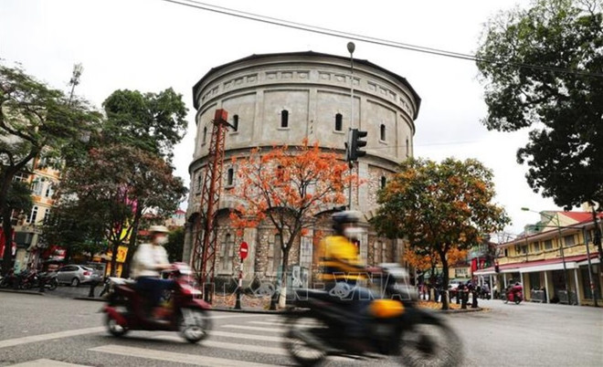 Torre de agua Hang Dau de Hanoi se transforma en un espacio artístico ảnh 1