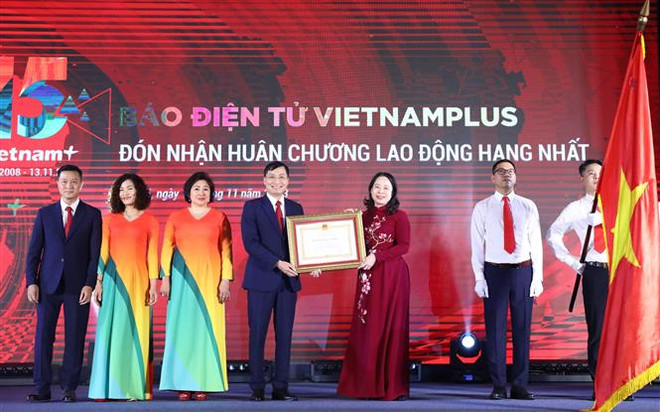 Periódico electrónico VietnamPlus de VNA celebra 15 años de fundación ảnh 1 Periódico electrónico VietnamPlus de VNA celebra 15 años de fundación ảnh 1