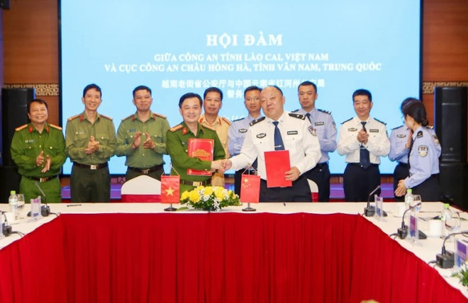 Funcionarios de policía vietnamitas y chinos fortalecen cooperación ảnh 1 Funcionarios de policía vietnamitas y chinos fortalecen cooperación ảnh 1
