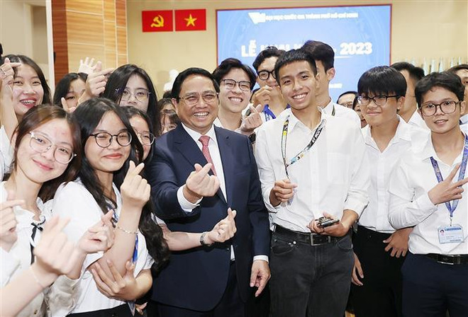Partido y Estado de Vietnam siempre prestan atención al sector educativo, según premier ảnh 2