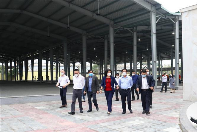 Inspeccionan obras en Hanoi en servicio a los SEA Games 31 ảnh 2
