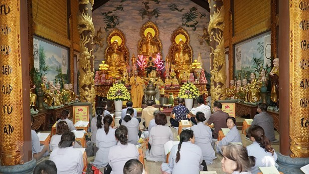 Vietnamitas en Laos rinden tributo a soldados caídos en la batalla de Gac Ma ảnh 1 Vietnamitas en Laos rinden tributo a soldados caídos en la batalla de Gac Ma ảnh 1