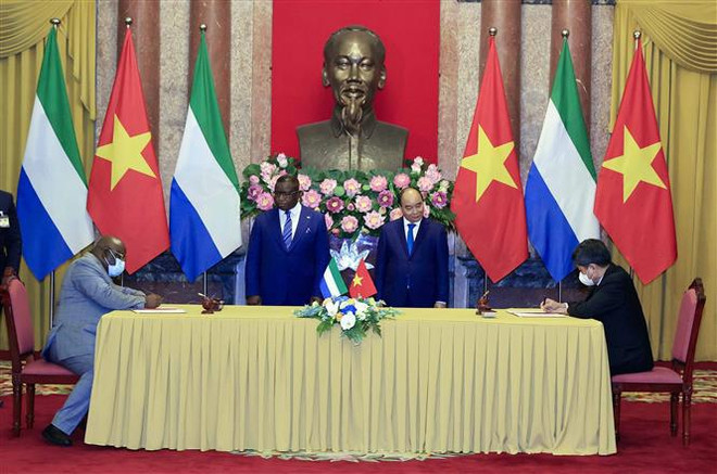Presidente vietnamita se reúne con su homólogo de Sierra Leona ảnh 3