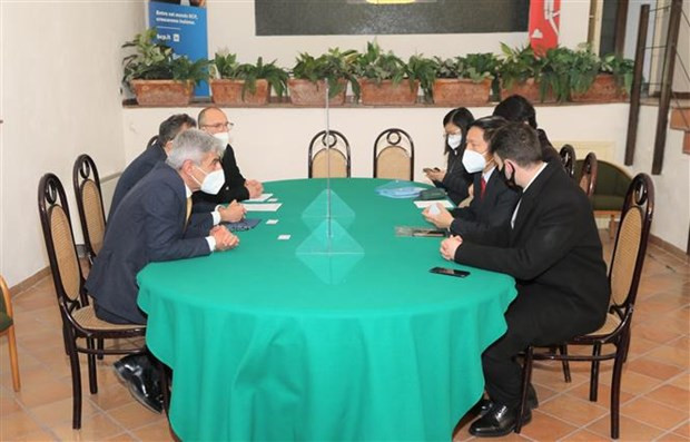 Abogados italianos asisten a empresas vietnamitas en caso de fraude en exportaciones de anacardo ảnh 1 Abogados italianos asisten a empresas vietnamitas en caso de fraude en exportaciones de anacardo ảnh 1