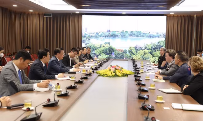 Hanoi otorga alta prioridad al desarrollo de relaciones con localidades estadounidenses ảnh 1