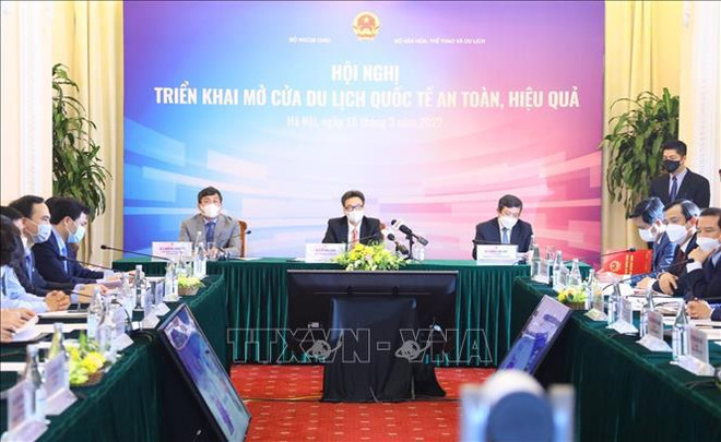 Viceprimer ministro vietnamita certifica prudencia en el plan de reapertura del turismo internacional ảnh 2 Viceprimer ministro vietnamita certifica prudencia en el plan de reapertura del turismo internacional ảnh 2