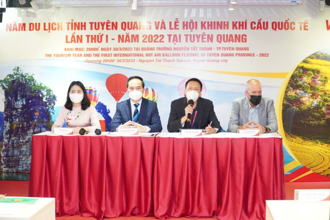 Vietjet acompaña al Festival Internacional de Globos Aerostáticos de Tuyen Quang ảnh 1 Vietjet acompaña al Festival Internacional de Globos Aerostáticos de Tuyen Quang ảnh 1