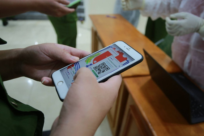 Vietjet transporta casi mil efectivos a Ciudad Ho Chi Minh para apoyar la lucha antipandémica ảnh 2