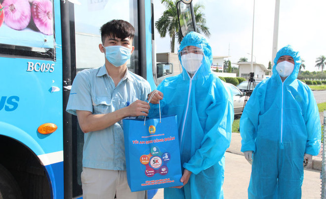 Primer ministro vietnamita aplaude programa humanitario de jóvenes ảnh 1