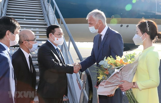Presidente del Parlamento de Vietnam inicia visita de trabajo al Parlamento Europeo y Bélgica ảnh 1