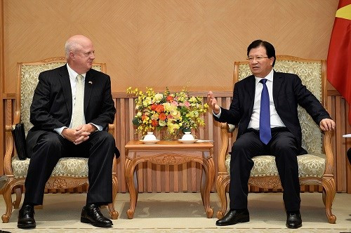Recibe viceprimer ministro vietnamita a alto ejecutivo del grupo estadounidense Hanesbrands ảnh 1 Recibe viceprimer ministro vietnamita a alto ejecutivo del grupo estadounidense Hanesbrands ảnh 1
