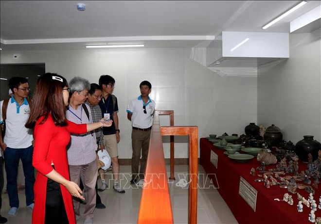 Exponen en Vietnam antigüedades recuperadas de barcos naufragados ảnh 1 Exponen en Vietnam antigüedades recuperadas de barcos naufragados ảnh 1