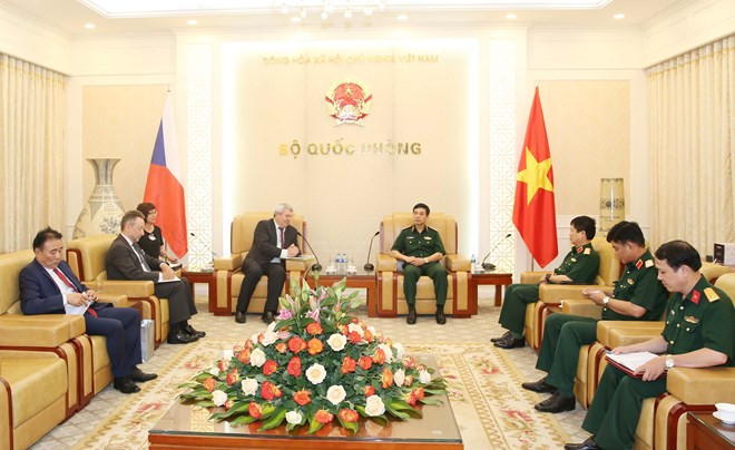 Recibe jefe del Estado Mayor del Ejército de Vietnam a vicepresidente de Cámara de Diputados checa ảnh 1 Recibe jefe del Estado Mayor del Ejército de Vietnam a vicepresidente de Cámara de Diputados checa ảnh 1