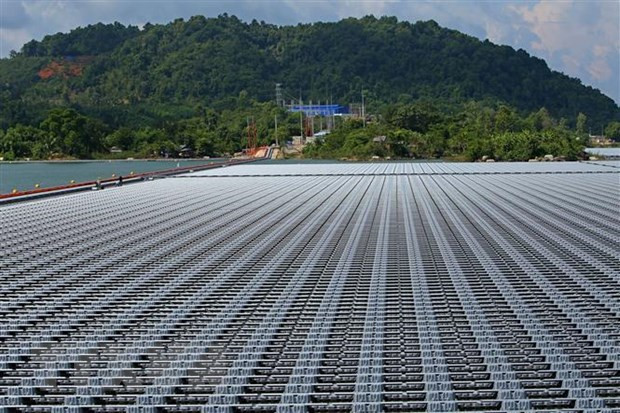 Inauguran planta de energía solar en Binh Thuan con inversiones de Reino Unido y EE.UU. ảnh 1 Inauguran planta de energía solar en Binh Thuan con inversiones de Reino Unido y EE.UU. ảnh 1