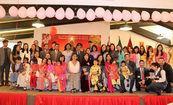 Vietnamitas y mexicanos juntos celebran el Tet con mariachi y canto folclórico ảnh 1 Vietnamitas y mexicanos juntos celebran el Tet con mariachi y canto folclórico ảnh 1