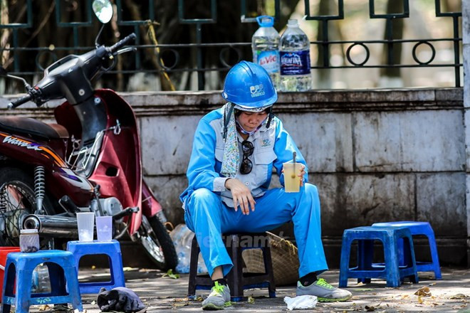Intensa ola de calor abrasa región norteña de Vietnam ảnh 1 Intensa ola de calor abrasa región norteña de Vietnam ảnh 1