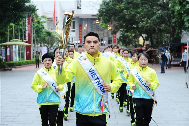 Ceremonia del encendido de llama de SEA Games 31: ¡Sagrada y solemne! ảnh 1 Ceremonia del encendido de llama de SEA Games 31: ¡Sagrada y solemne! ảnh 1