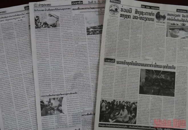 Prensa laosiana enaltece hazañas revolucionarias del pueblo vietnamita ảnh 1 Prensa laosiana enaltece hazañas revolucionarias del pueblo vietnamita ảnh 1