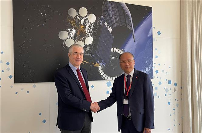 Vietnam interesado en cooperación internacional en hidrografía y desarrollo satelital ảnh 1