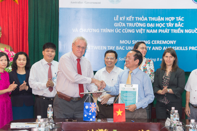 Australia ayuda a universidades de región montañosa norteña de Vietnam ảnh 1