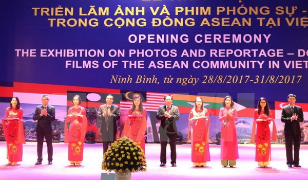 Inauguran en Vietnam exposición sobre ASEAN ảnh 1 Inauguran en Vietnam exposición sobre ASEAN ảnh 1