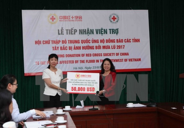 Cruz Roja de China apoya a pobladores afectados por inundaciones en Vietnam ảnh 1