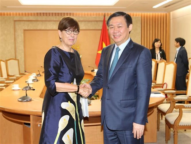 Vicepremier vietnamita recibe a embajadores de países europeos ảnh 1 Vicepremier vietnamita recibe a embajadores de países europeos ảnh 1